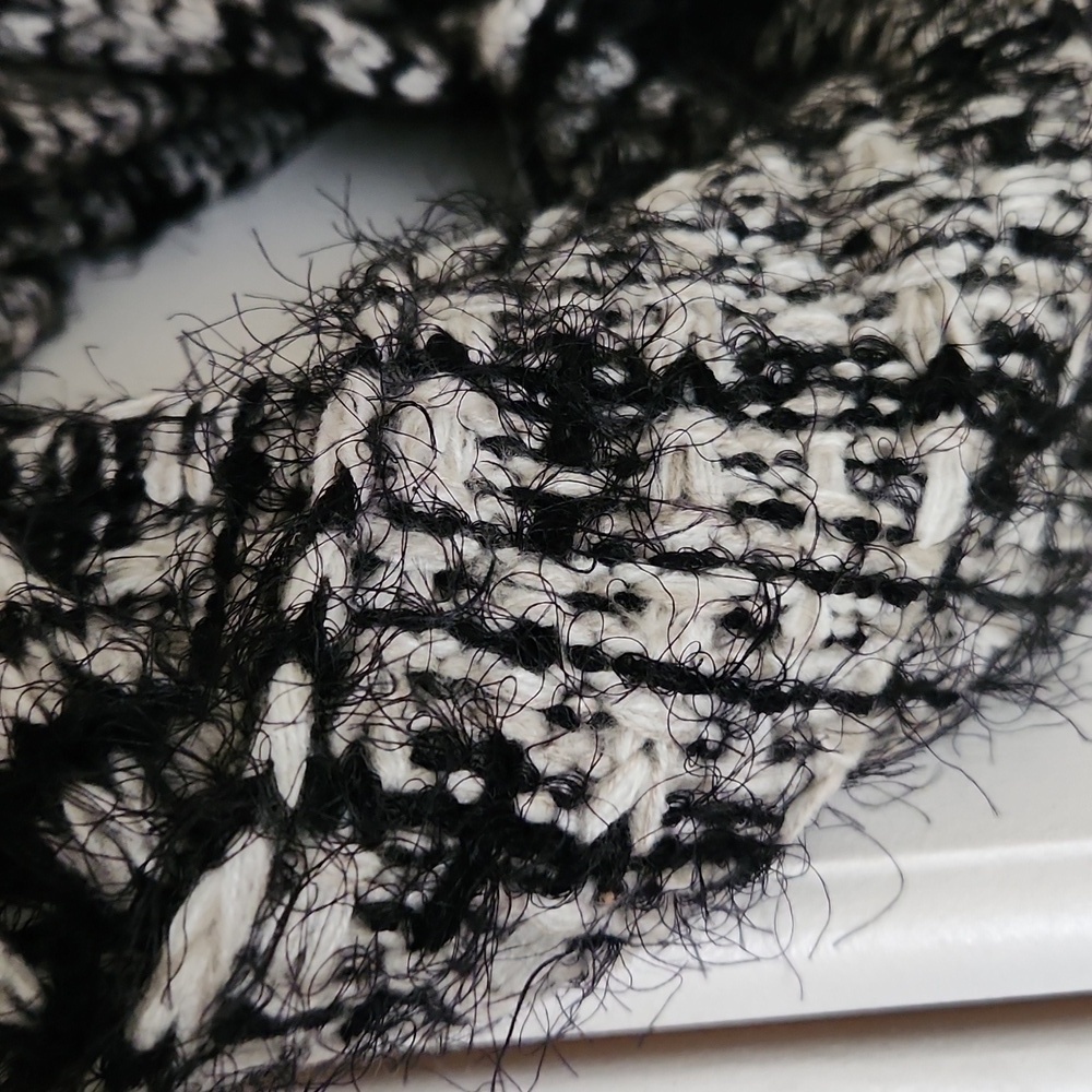 Vince Camuto  Infinity Scarf One Size fits all Contemporary Winter Cozy - Picture 2 of 8